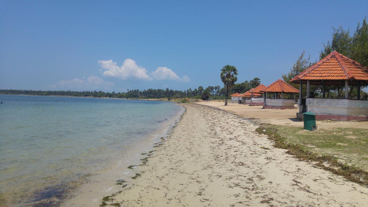 Jaffna Premier Inn Экстерьер фото
