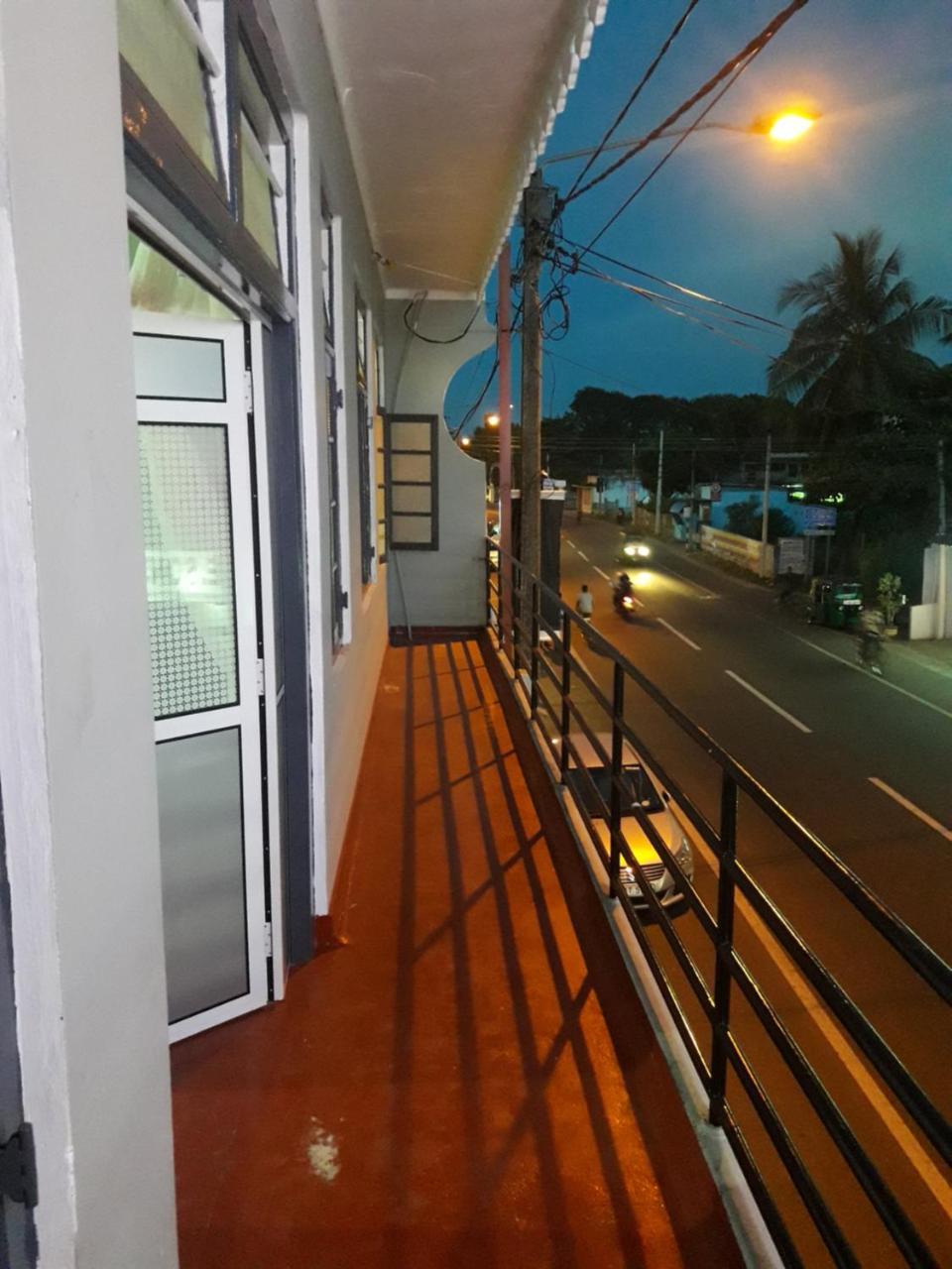 Jaffna Premier Inn Экстерьер фото