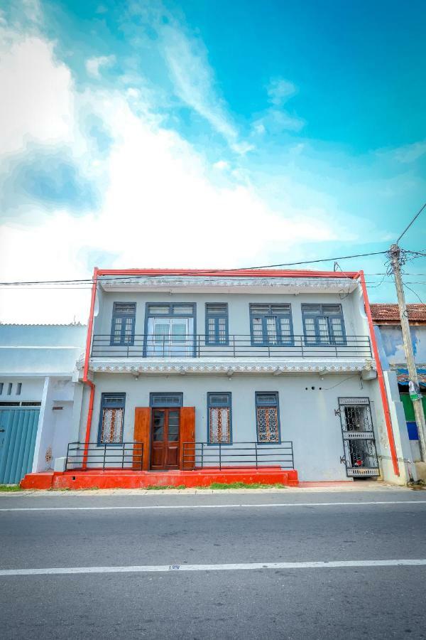Jaffna Premier Inn Экстерьер фото
