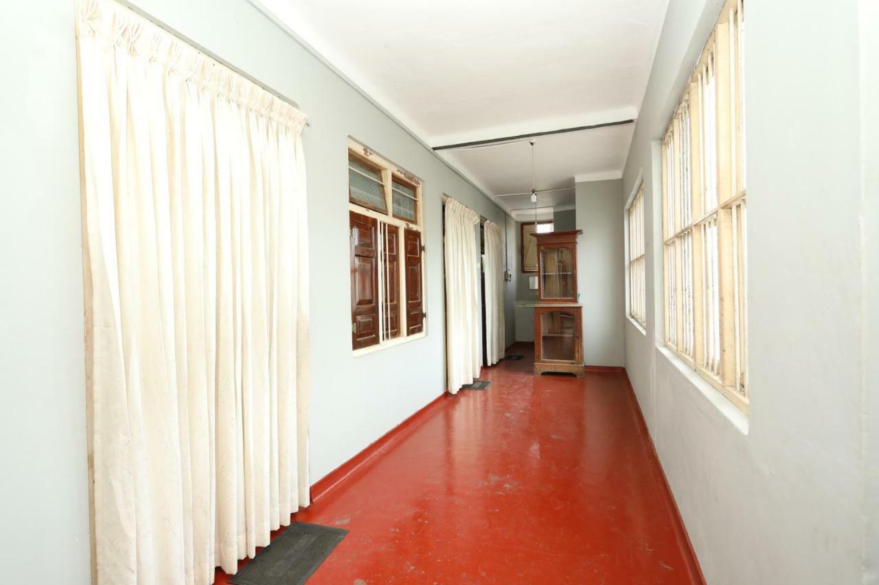 Jaffna Premier Inn Экстерьер фото