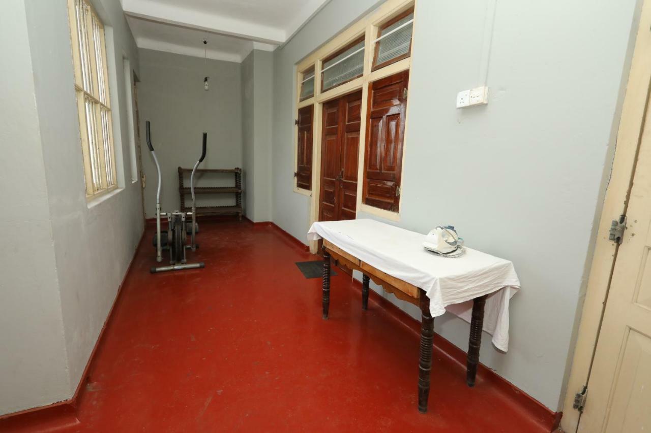 Jaffna Premier Inn Экстерьер фото