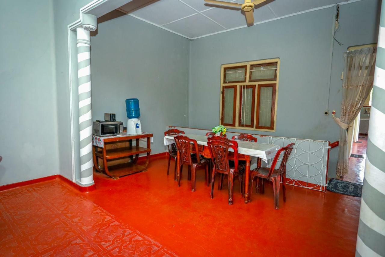 Jaffna Premier Inn Экстерьер фото