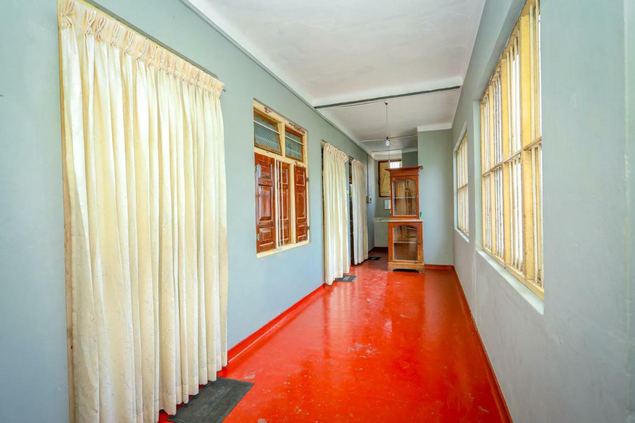 Jaffna Premier Inn Экстерьер фото