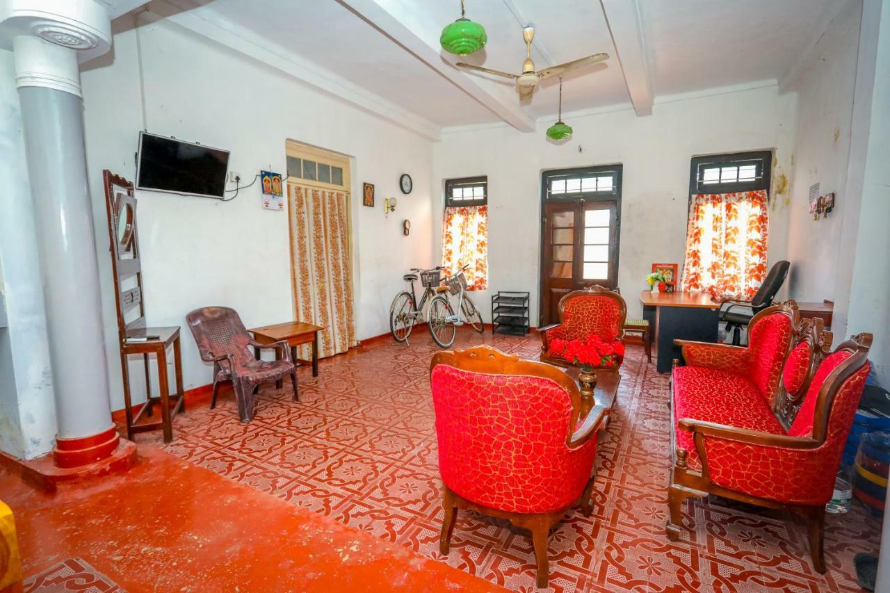 Jaffna Premier Inn Экстерьер фото